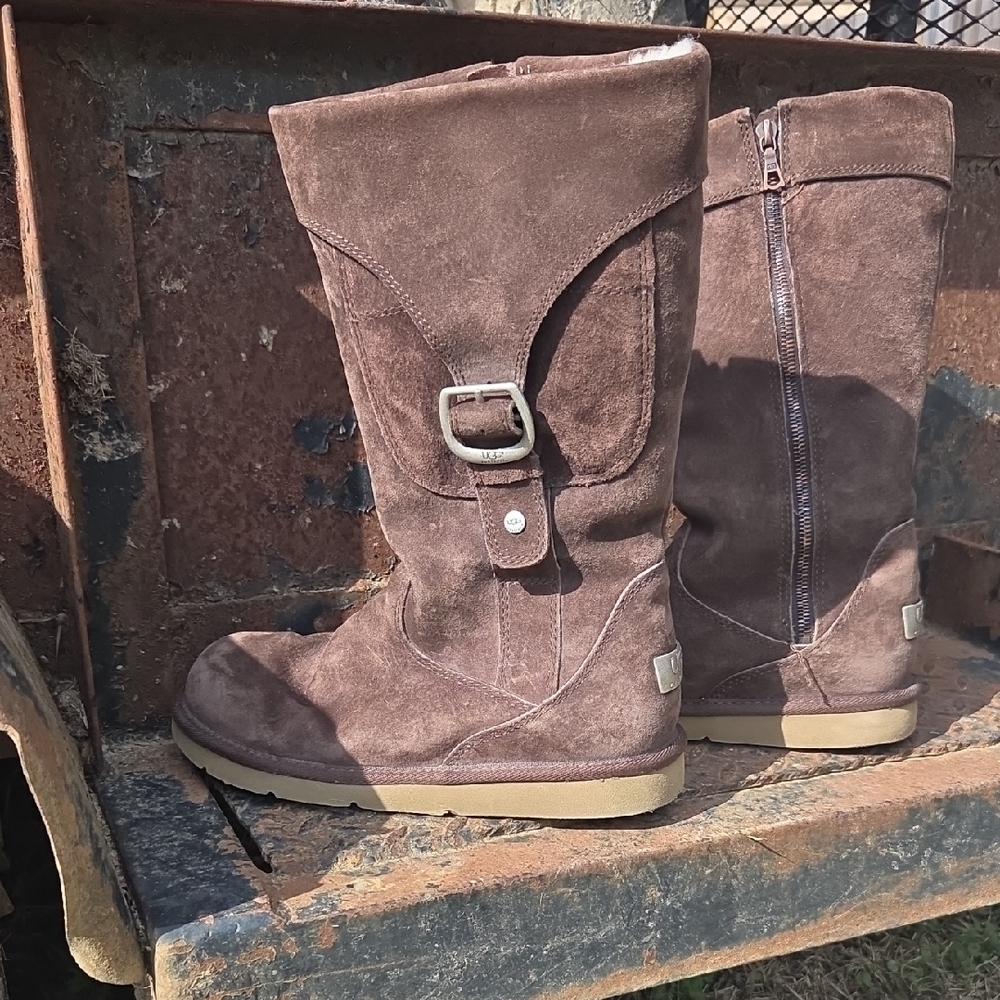 UGG Australia Cargo III boots - Picture 2 of 9